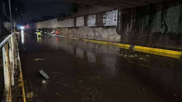 Lluvias colapsan vialidades en Toluca y Metepec
